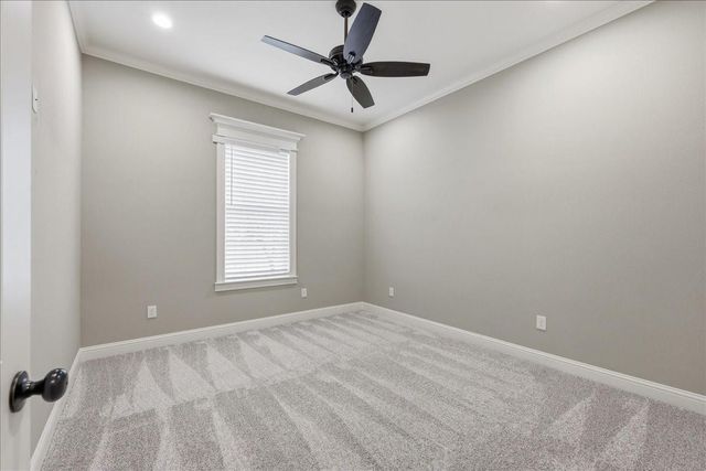 8225 Royal Oaks Dr, Lumberton, TX 77657