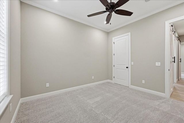 8225 Royal Oaks Dr, Lumberton, TX 77657