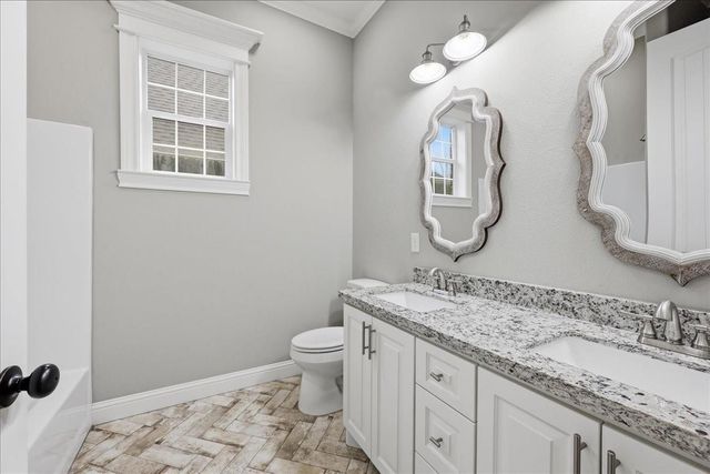 8225 Royal Oaks Dr, Lumberton, TX 77657