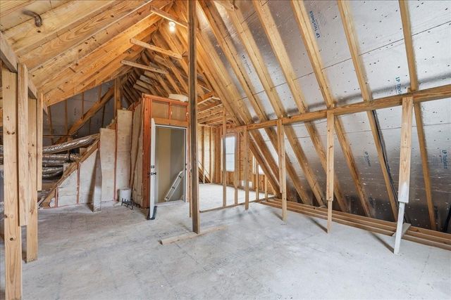 8225 Royal Oaks Dr, Lumberton, TX 77657