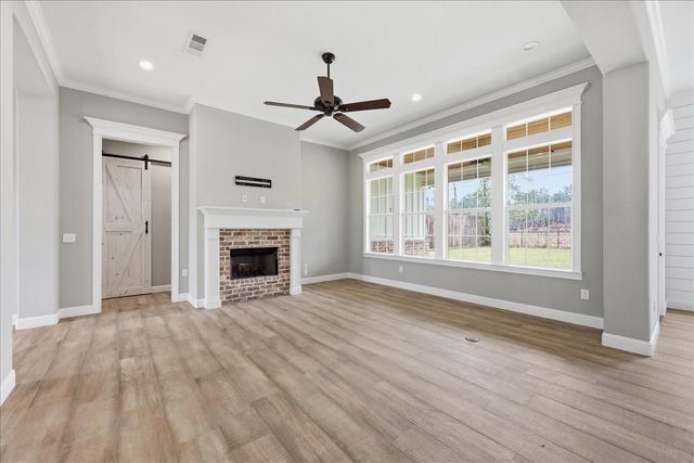 8225 Royal Oaks Dr, Lumberton, TX 77657