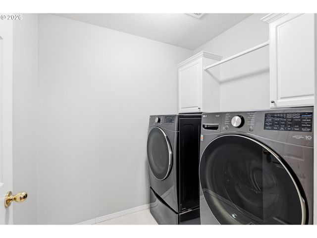 22030 Sw GRAHAMS FERRY Rd D, Tualatin, OR 97062