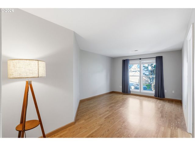 22030 Sw GRAHAMS FERRY Rd D, Tualatin, OR 97062