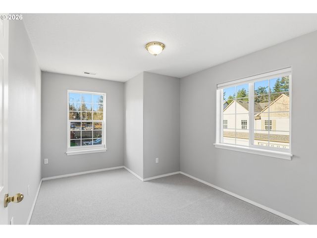 22030 Sw GRAHAMS FERRY Rd D, Tualatin, OR 97062