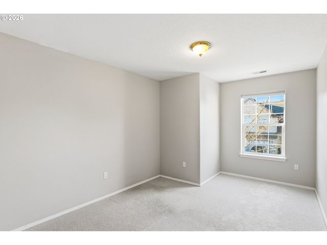 22030 Sw GRAHAMS FERRY Rd D, Tualatin, OR 97062