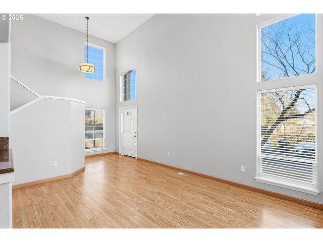 22030 Sw GRAHAMS FERRY Rd D, Tualatin, OR 97062