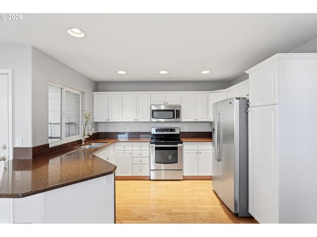 22030 Sw GRAHAMS FERRY Rd D, Tualatin, OR 97062