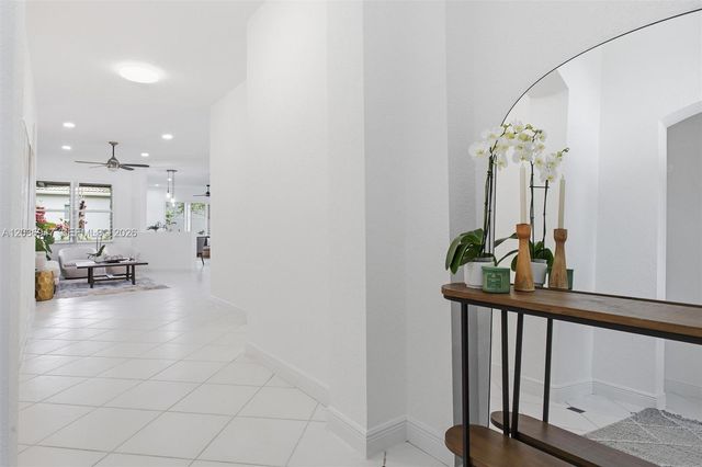 19308 Stonebrook Street, Weston, FL 33332