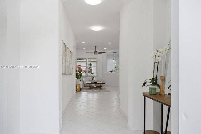 19308 Stonebrook Street, Weston, FL 33332