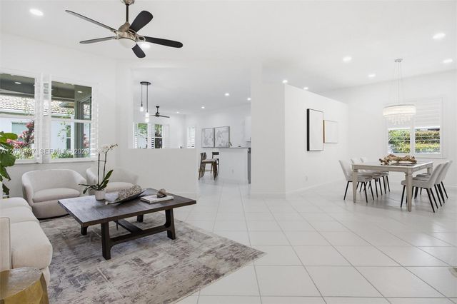 19308 Stonebrook Street, Weston, FL 33332