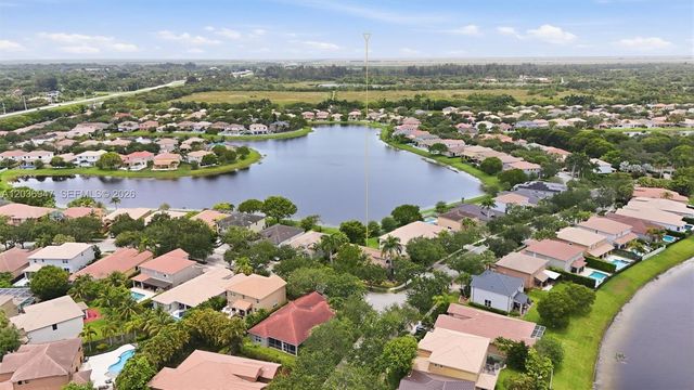 19308 Stonebrook Street, Weston, FL 33332