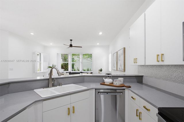 19308 Stonebrook Street, Weston, FL 33332