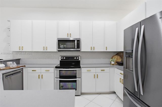 19308 Stonebrook Street, Weston, FL 33332