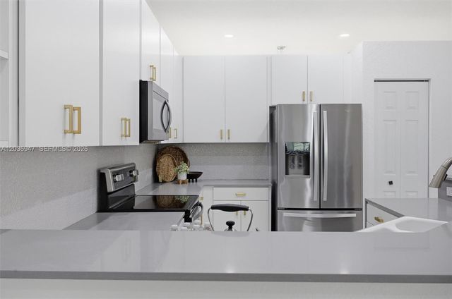 19308 Stonebrook Street, Weston, FL 33332