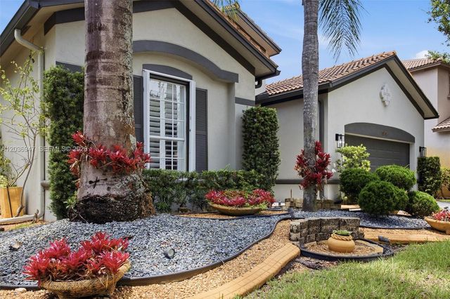 19308 Stonebrook Street, Weston, FL 33332