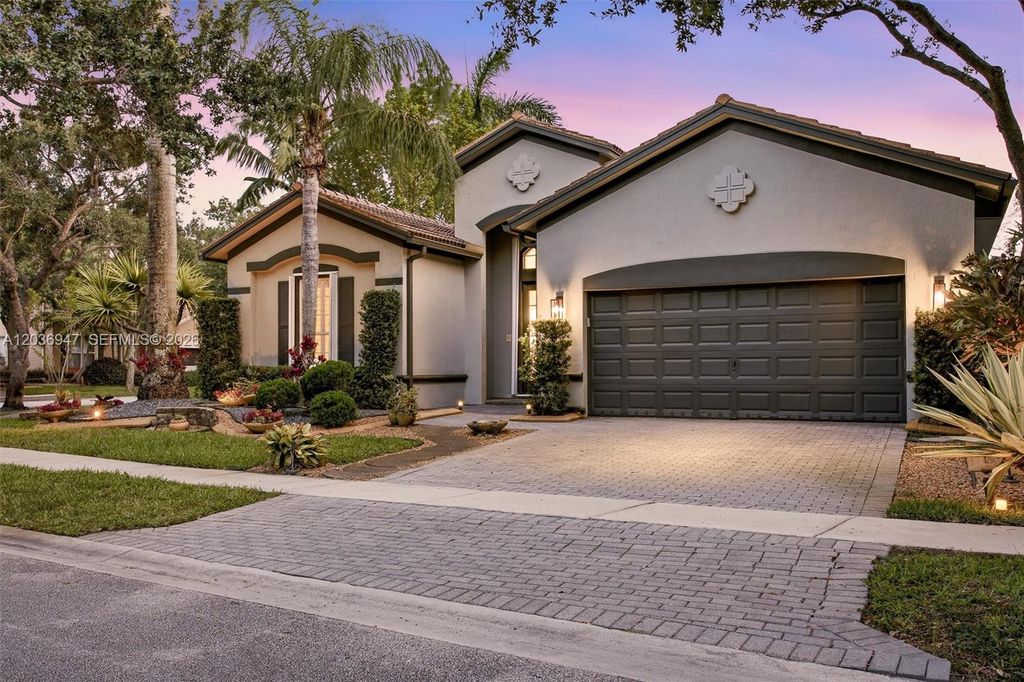 19308 Stonebrook Street, Weston, FL 33332