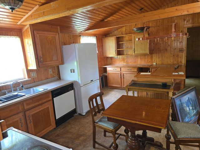 101 Dogwood Place, Point Blank, TX 77364