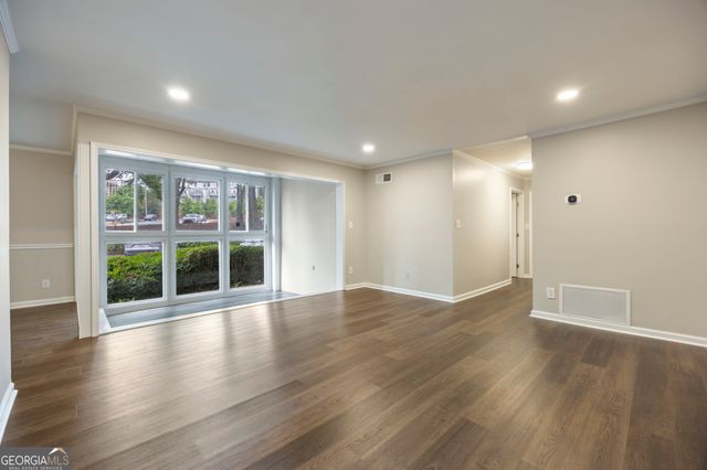 346 Carpenter Drive 18, Atlanta, GA 30328