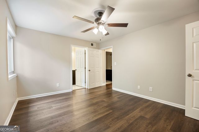 346 Carpenter Drive 18, Atlanta, GA 30328