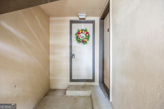 346 Carpenter Drive 18, Atlanta, GA 30328