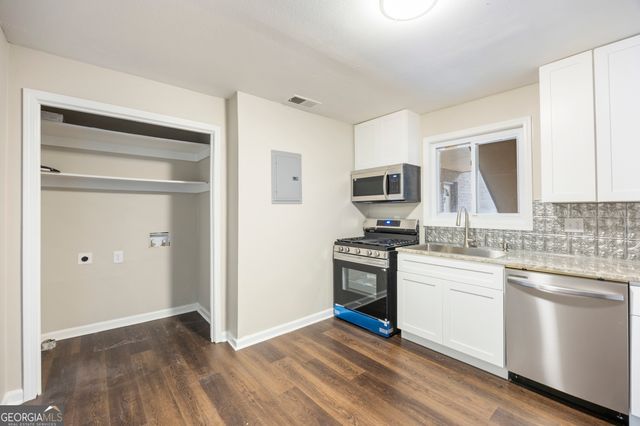 346 Carpenter Drive 18, Atlanta, GA 30328