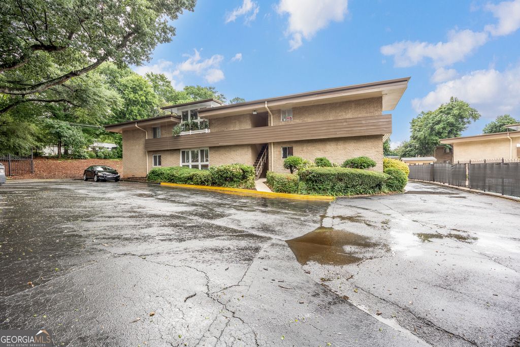 346 Carpenter Drive 18, Atlanta, GA 30328