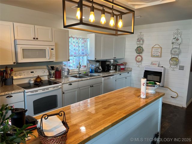 33803 S 4230 Road, Inola, OK 74036