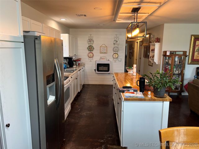 33803 S 4230 Road, Inola, OK 74036