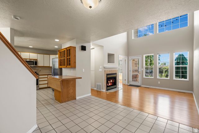83 W 200 N, Centerville, UT 84014