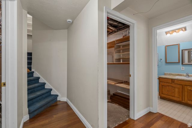 83 W 200 N, Centerville, UT 84014