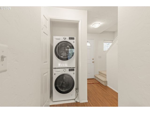 1522 FETTERS Loop, Eugene, OR 97402