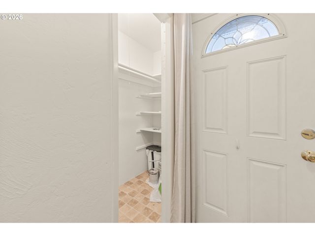 1522 FETTERS Loop, Eugene, OR 97402