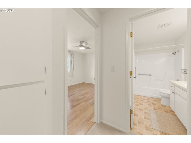 1522 FETTERS Loop, Eugene, OR 97402