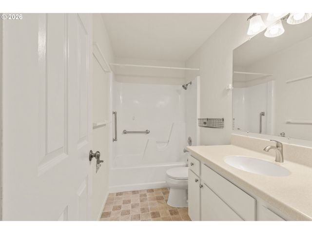 1522 FETTERS Loop, Eugene, OR 97402