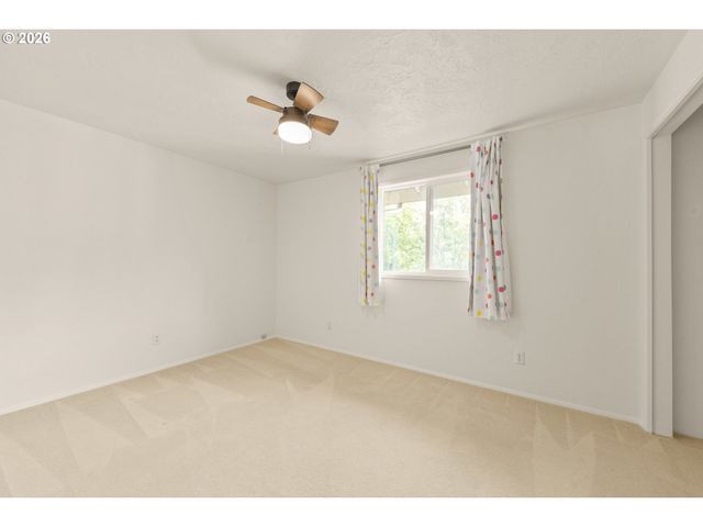 1522 FETTERS Loop, Eugene, OR 97402