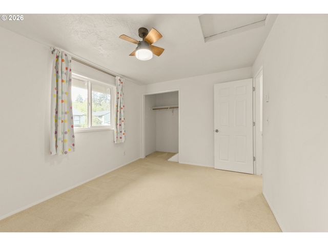 1522 FETTERS Loop, Eugene, OR 97402