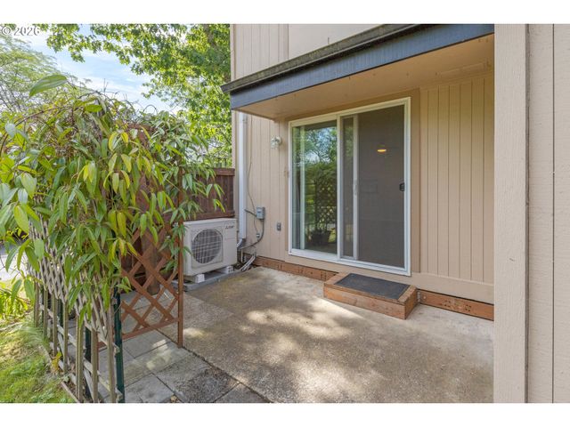 1522 FETTERS Loop, Eugene, OR 97402