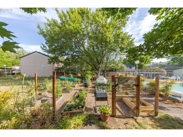 1522 FETTERS Loop, Eugene, OR 97402
