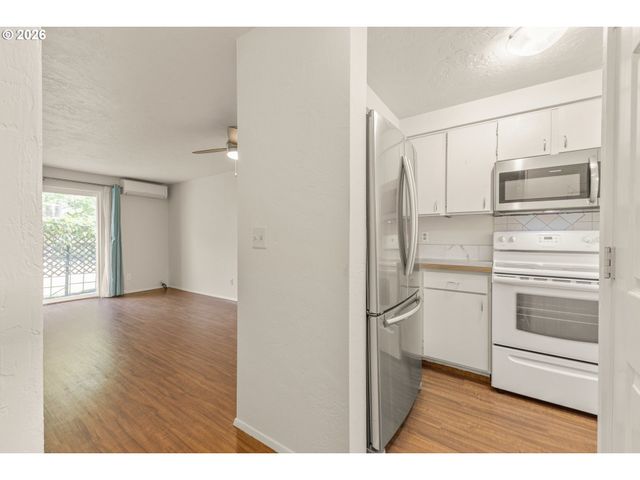 1522 FETTERS Loop, Eugene, OR 97402