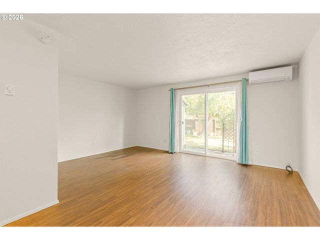 1522 FETTERS Loop, Eugene, OR 97402