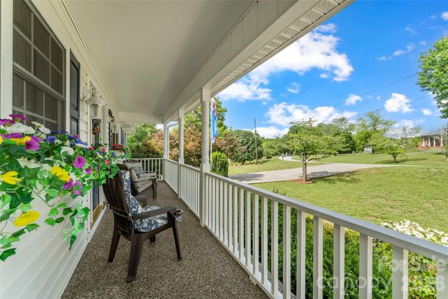 183 Greenlea Circle, Taylorsville, NC 28681