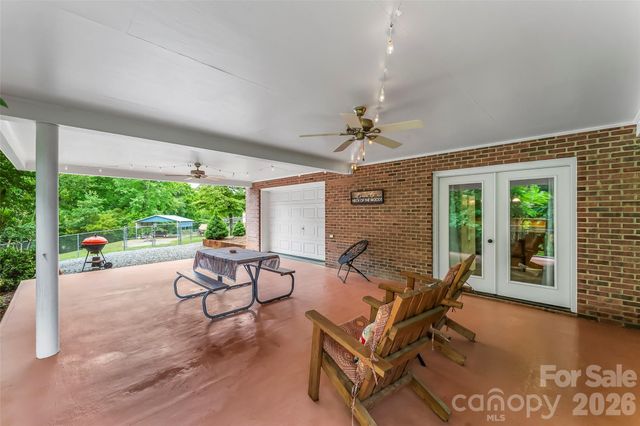183 Greenlea Circle, Taylorsville, NC 28681