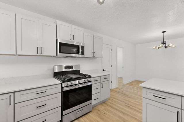 632 Jane Street NE, Albuquerque, NM 87123