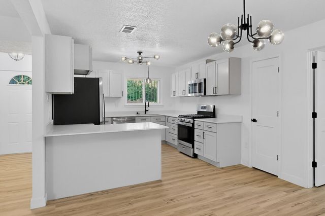632 Jane Street NE, Albuquerque, NM 87123