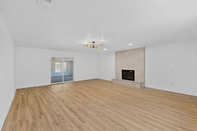 632 Jane Street NE, Albuquerque, NM 87123