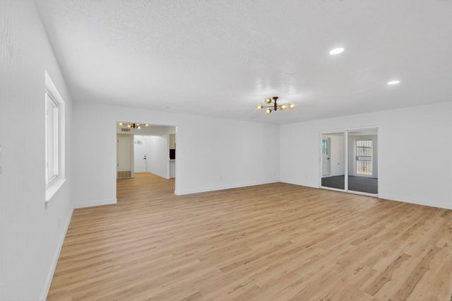 632 Jane Street NE, Albuquerque, NM 87123
