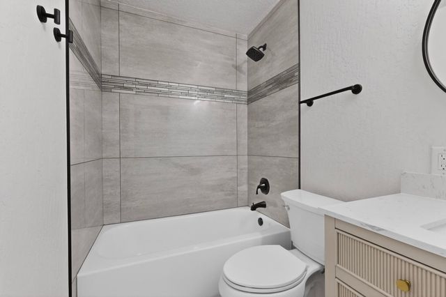 632 Jane Street NE, Albuquerque, NM 87123