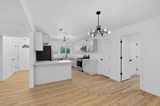 632 Jane Street NE, Albuquerque, NM 87123