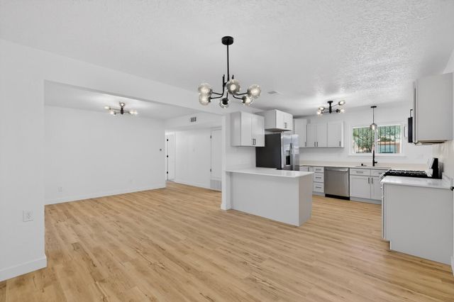632 Jane Street NE, Albuquerque, NM 87123