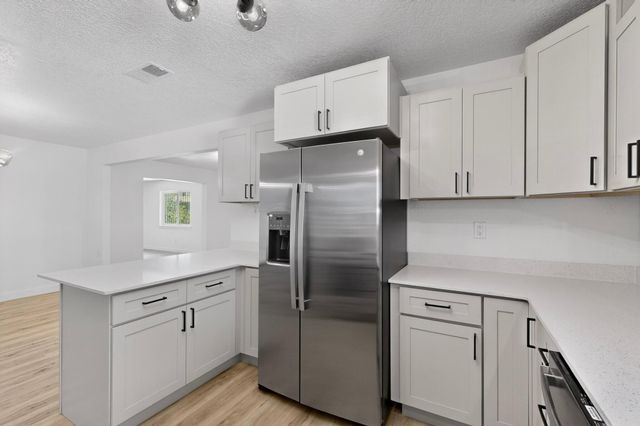 632 Jane Street NE, Albuquerque, NM 87123